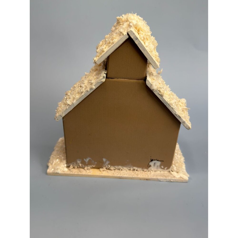 Hand-Carved Christmas Church Decoration With Snowy Roof & Wreath Signed Joyce - Picture 3 of 8